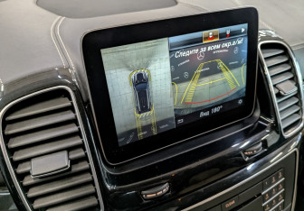 Подержанный автомобиль Mercedes-Benz GLE 2017 года (28 фото)