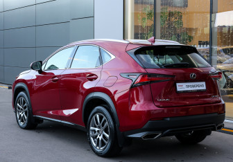 Подержанный автомобиль Lexus NX 2017 года (7 фото)