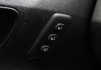 Подержанный автомобиль Toyota Venza 2015 года (17 фото)