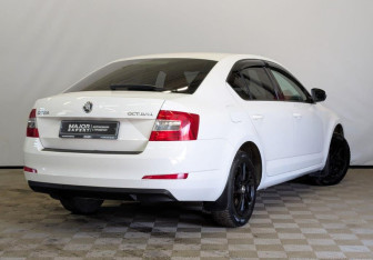 Подержанный автомобиль Skoda Octavia Liftback 2013 года (5 фото)