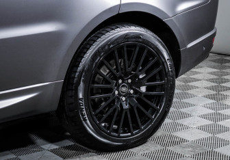 Подержанный автомобиль Land Rover Range Rover Sport 2022 года (15 фото)