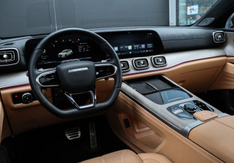 Подержанный автомобиль Jaecoo J8 2024 года (26 фото)