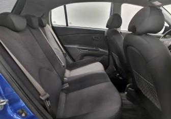 Подержанный автомобиль Kia Rio Hatchback 2011 года (11 фото)