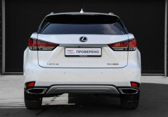 Подержанный автомобиль Lexus RX 2021 года (5 фото)
