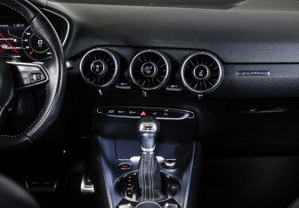 Подержанный автомобиль Audi TT Coupe 2015 года (14 фото)