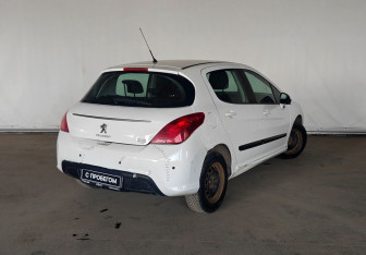 Подержанный автомобиль Peugeot 308 Hatchback 2011 года (5 фото)