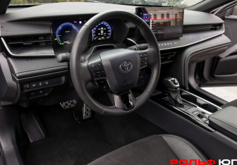 Подержанный автомобиль Toyota Camry Sedan 2024 года (17 фото)