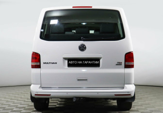 Подержанный автомобиль Volkswagen Multivan 2014 года (4 фото)