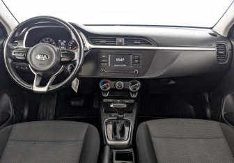 Подержанный автомобиль Kia Rio Hatchback 2021 года (13 фото)