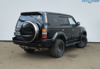 Подержанный автомобиль Toyota Land Cruiser Prado 1997 года (8 фото)