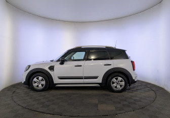 Подержанный автомобиль MINI Countryman 2019 года (8 фото)