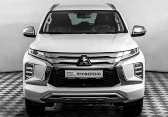 Подержанный автомобиль Mitsubishi Pajero Sport 2021 года (2 фото)