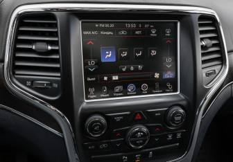 Подержанный автомобиль Jeep Grand Cherokee 2014 года (18 фото)