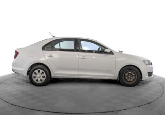Подержанный автомобиль Skoda Rapid Liftback 2019 года (4 фото)