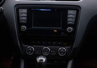 Подержанный автомобиль Skoda Octavia Liftback 2014 года (14 фото)