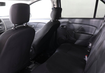 Подержанный автомобиль Renault Logan Sedan 2014 года (12 фото)