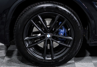 Подержанный автомобиль BMW X4 2019 года (15 фото)