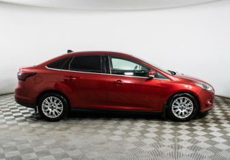 Подержанный автомобиль Ford Focus Sedan 2012 года (4 фото)