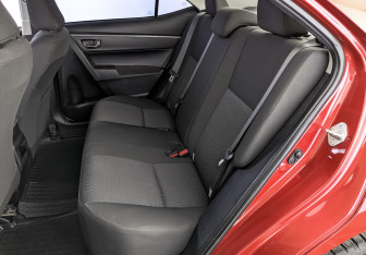 Подержанный автомобиль Toyota Corolla Sedan 2013 года (18 фото)
