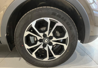 Подержанный автомобиль Renault Arkana 2019 года (10 фото)