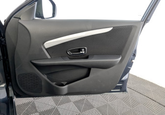 Подержанный автомобиль Nissan Almera Sedan 2017 года (24 фото)