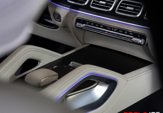 Подержанный автомобиль Mercedes-Benz GLE 2025 года (15 фото)