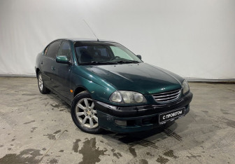 Подержанный автомобиль Toyota Avensis Sedan 1999 года (3 фото)