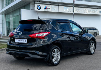 Подержанный автомобиль Nissan Tiida Hatchback 2015 года (5 фото)