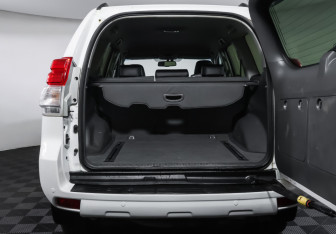 Подержанный автомобиль Toyota Land Cruiser Prado 2012 года (9 фото)
