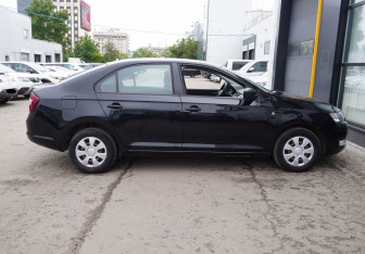Подержанный автомобиль Skoda Rapid Liftback 2016 года (4 фото)