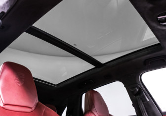 Подержанный автомобиль Porsche Cayenne 2018 года (42 фото)