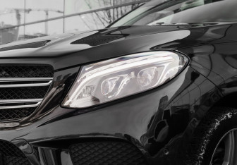 Подержанный автомобиль Mercedes-Benz GLE 2017 года (37 фото)