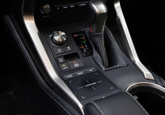 Подержанный автомобиль Lexus NX 2021 года (18 фото)