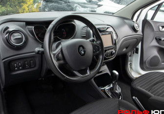 Подержанный автомобиль Renault Kaptur 2017 года (14 фото)
