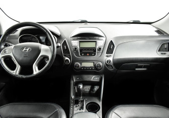 Подержанный автомобиль Hyundai Tucson 2010 года (6 фото)