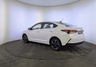 Подержанный автомобиль Hyundai Solaris Sedan 2022 года (7 фото)