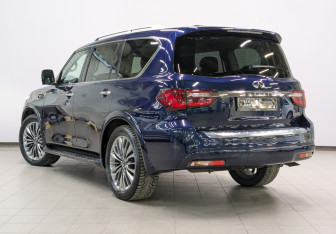 Подержанный автомобиль Infiniti QX80 2019 года (7 фото)