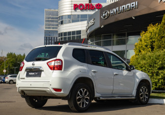 Подержанный автомобиль Nissan Terrano 2015 года (4 фото)