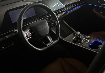 Подержанный автомобиль Omoda C5 2023 года (13 фото)