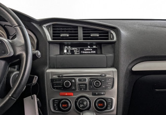 Подержанный автомобиль Citroen C4 Sedan 2020 года (17 фото)