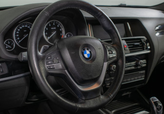 Подержанный автомобиль BMW X4 2017 года (13 фото)