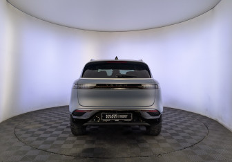 Подержанный автомобиль Voyah Free 2023 года (6 фото)