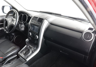Подержанный автомобиль Suzuki Grand Vitara 2012 года (6 фото)