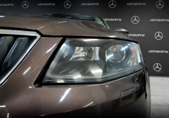 Подержанный автомобиль Skoda Octavia Liftback 2015 года (17 фото)