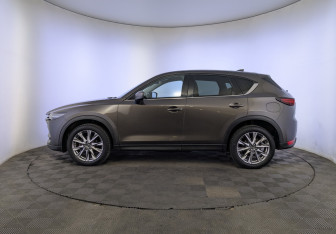 Подержанный автомобиль Mazda CX-5 2019 года (8 фото)