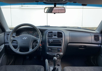 Подержанный автомобиль Hyundai Sonata 2007 года (11 фото)