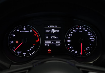 Подержанный автомобиль Audi A3 Sedan 2017 года (13 фото)