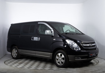 Подержанный автомобиль Hyundai Grand Starex 2016 года (3 фото)