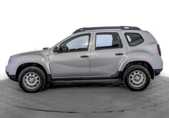 Подержанный автомобиль Renault Duster 2018 года (8 фото)