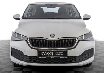 Подержанный автомобиль Skoda Rapid Liftback 2021 года (2 фото)